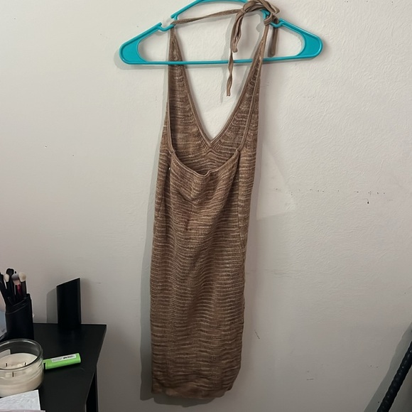 Halter dress - Picture 2 of 3